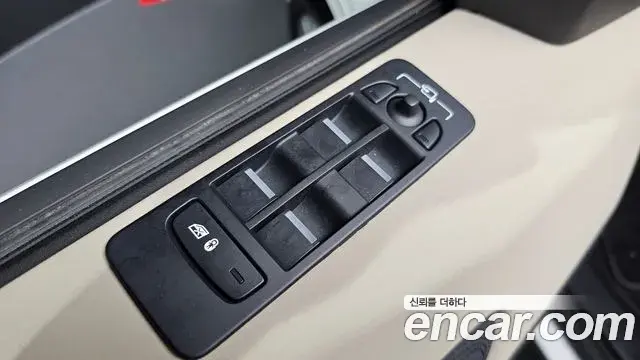 Land Rover Discovery Sport 2025 — ფოტო 28/32