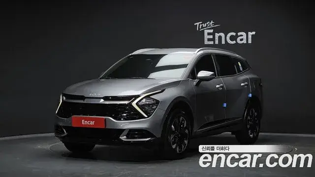 Kia Sportage 2022 — Фото 1/20