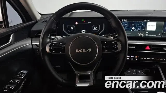 Kia K5 2025 — Фото 13/20