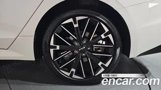 Kia K5 2025 — Şəkil 33/35