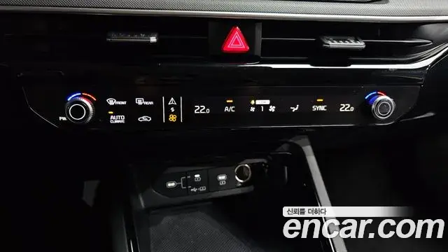 Kia K5 2025 — Şəkil 26/35