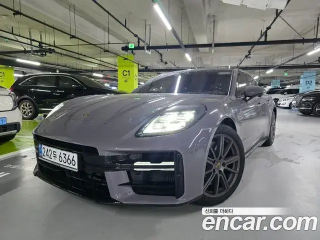 Porsche Panamera 2025 — ფოტო 13/14