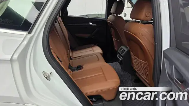 Audi Q5 2023 — Şəkil 13/33