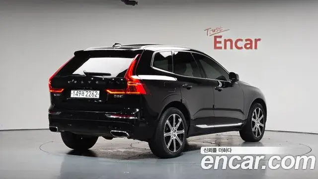 Volvo XC60 2020 — Photo 19/34