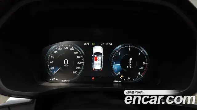 Volvo XC60 2020 — Photo 27/34
