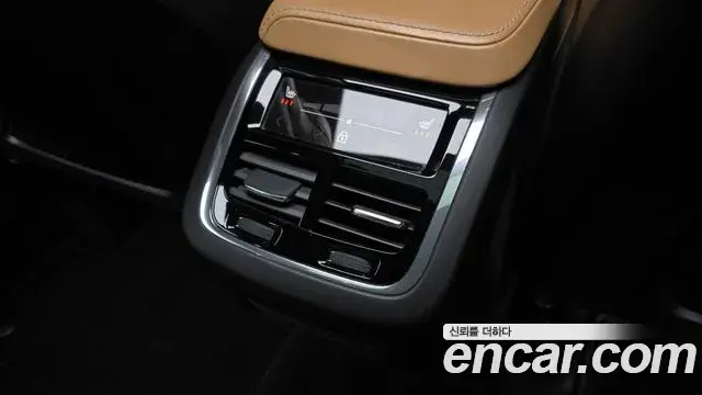 Volvo XC60 2020 — Photo 25/34