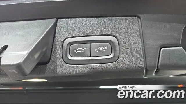 Volvo XC60 2020 — Photo 10/34