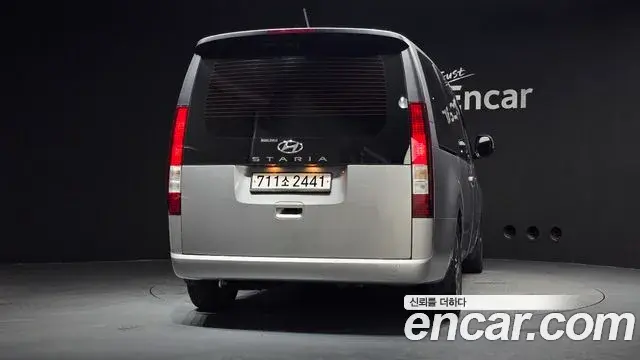 Hyundai Staria 2021 — Фото 4/20