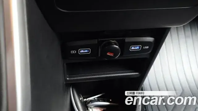 Hyundai Staria 2021 — Фото 13/20