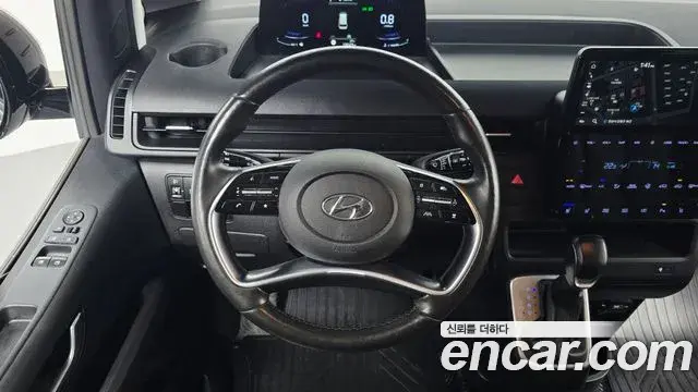 Hyundai Staria 2021 — Фото 15/20