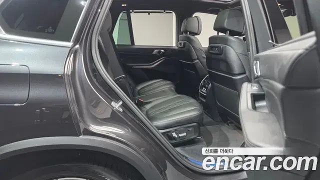 BMW X5 2023 — Photo 8/33