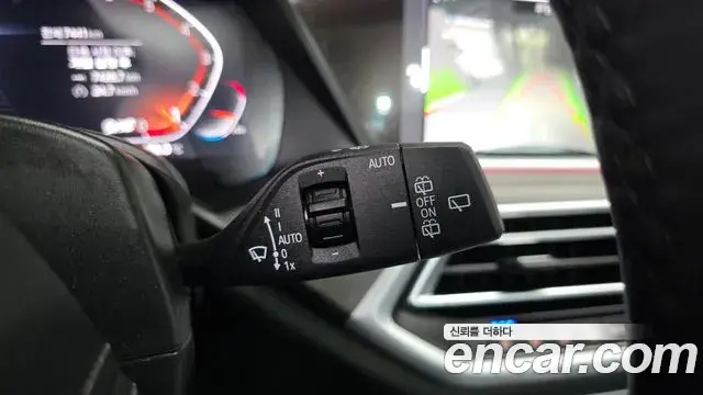 BMW X5 2023 — Photo 22/33