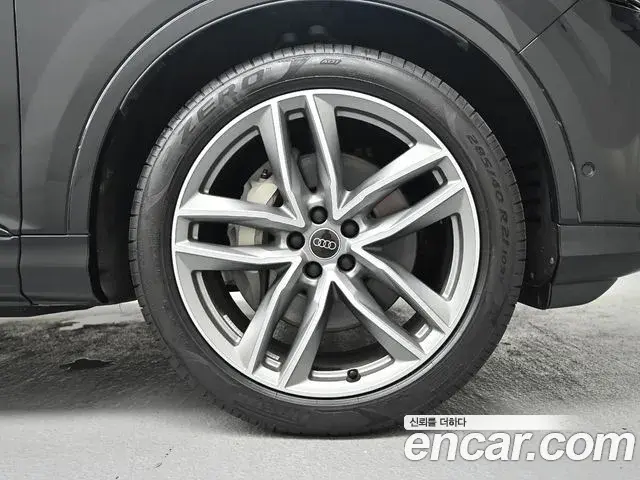 Audi Q7 2025 — ფოტო 4/20