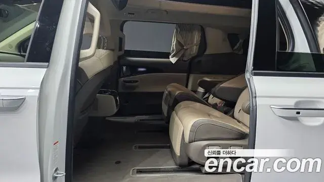 Kia Carnival 2022 — Фото 12/20