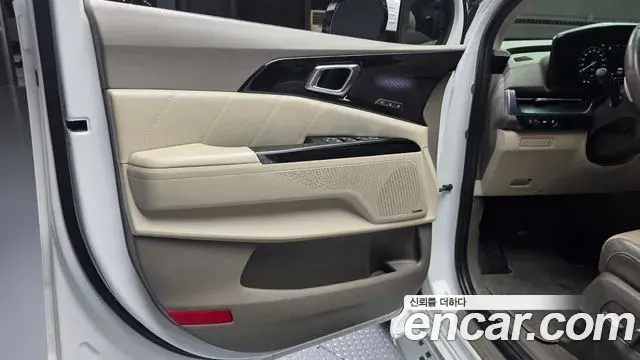 Kia Carnival 2022 — Photo 9/40