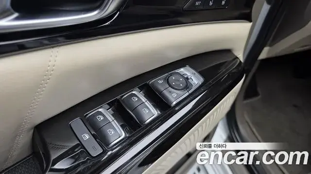 Kia Carnival 2022 — Photo 38/40