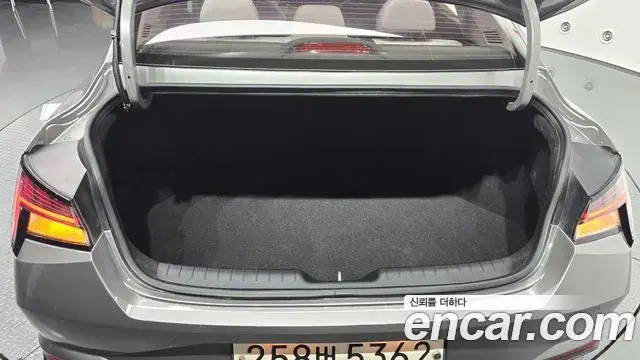 Hyundai The New Avante Hybrid 2020 — ფოტო 25/30