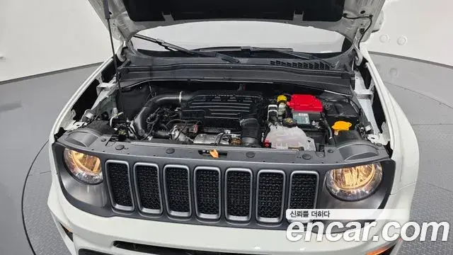 Jeep Renegade 2022 — Фото 6/20