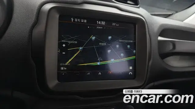 Jeep Renegade 2022 — Фото 16/20