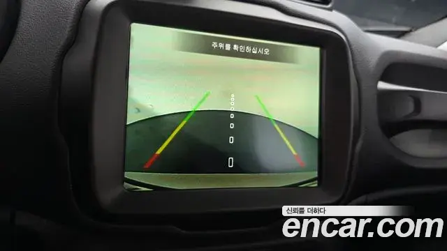 Jeep Renegade 2022 — Фото 19/20