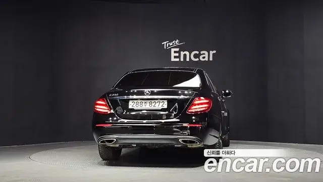 Mercedes-Benz E-Class 2019 — ფოტო 17/32