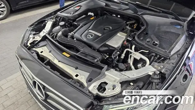 Mercedes-Benz E-Class 2019 — ფოტო 22/32