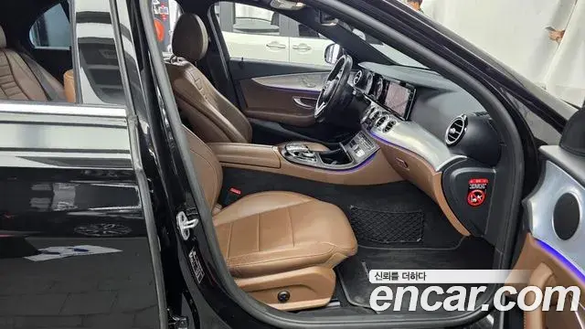 Mercedes-Benz E-Class 2019 — ფოტო 30/32