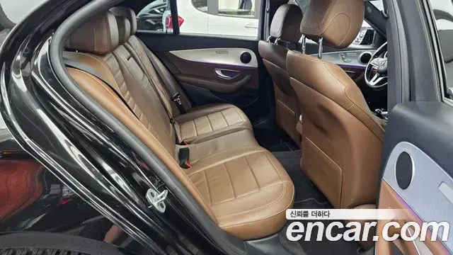 Mercedes-Benz E-Class 2019 — ფოტო 3/32