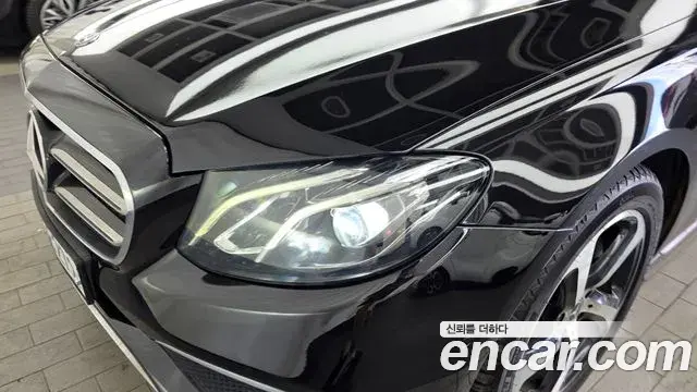 Mercedes-Benz E-Class 2019 — ფოტო 15/32