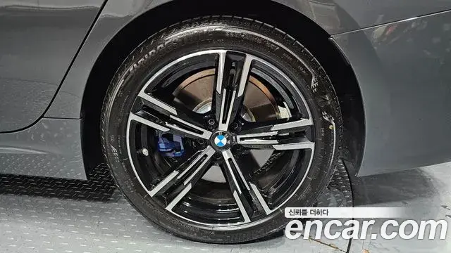 BMW 3 Series 2025 — Photo 15/33