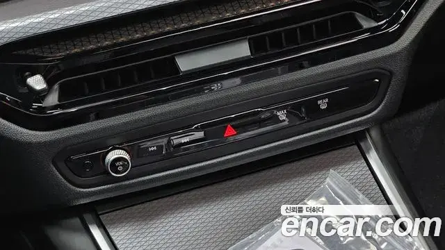 BMW 3 Series 2025 — Photo 14/33