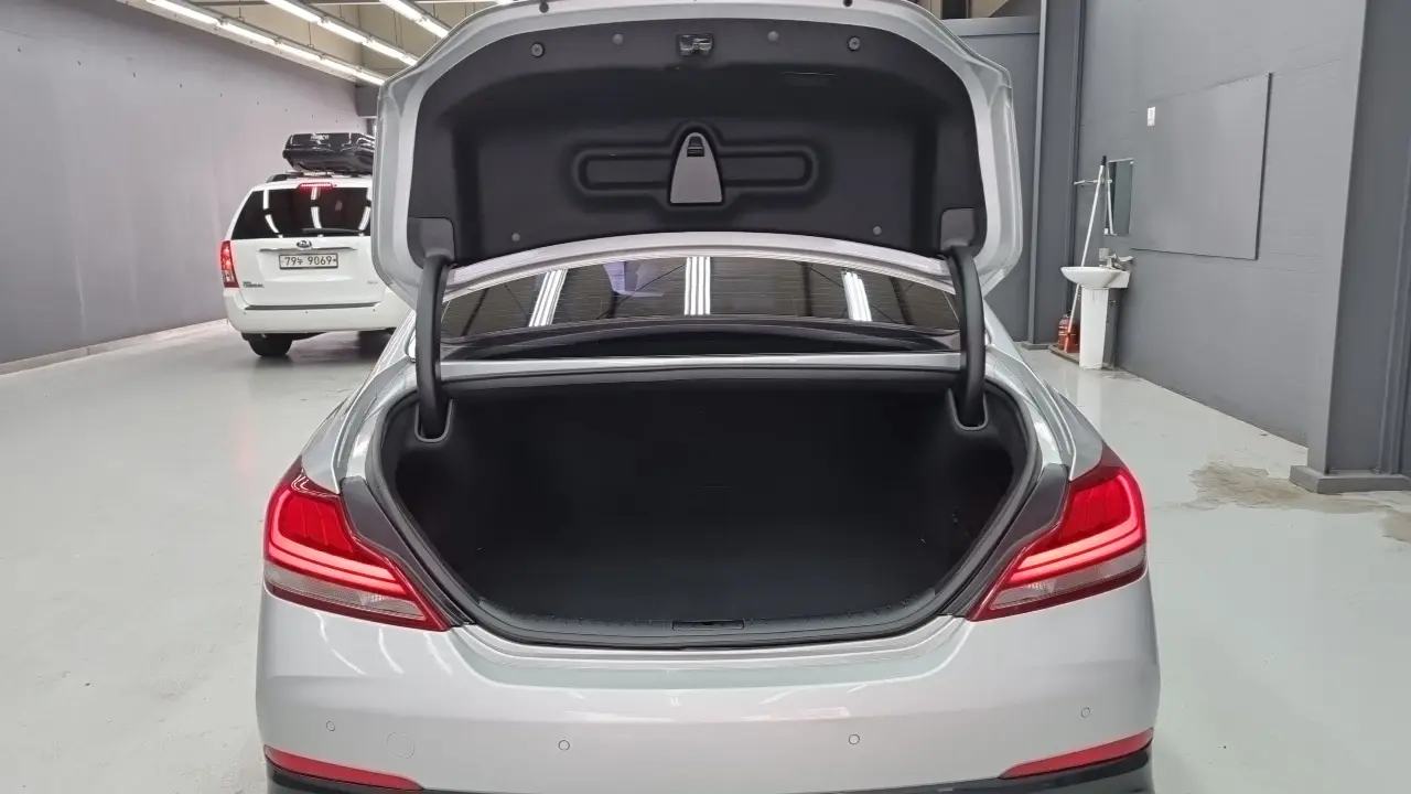 Genesis G70 2018 — Şəkil 16/18