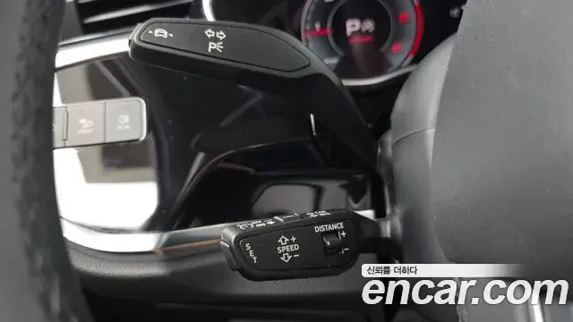 Audi Q3 2023 — ფოტო 17/31