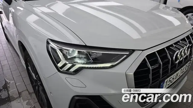 Audi Q3 2023 — ფოტო 1/31