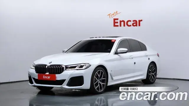 BMW 5 Series 2023 — ფოტო 15/33