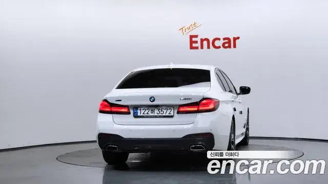 BMW 5 Series 2023 — ფოტო 12/33
