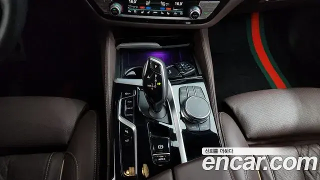 BMW 5 Series 2023 — ფოტო 10/33
