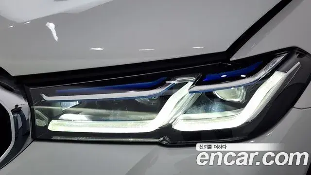BMW 5 Series 2023 — ფოტო 19/33