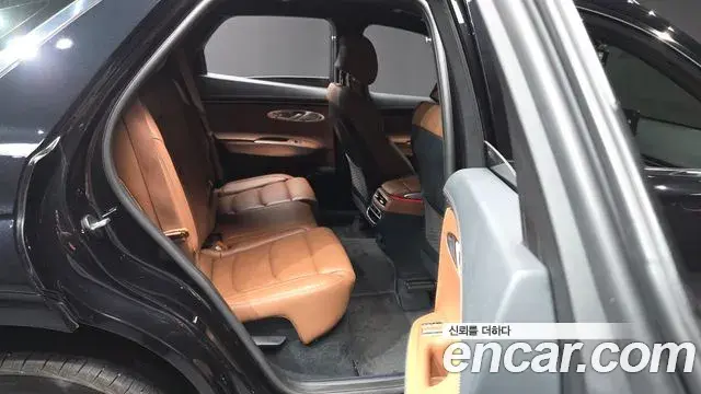 Genesis GV70 2022 — ფოტო 33/34