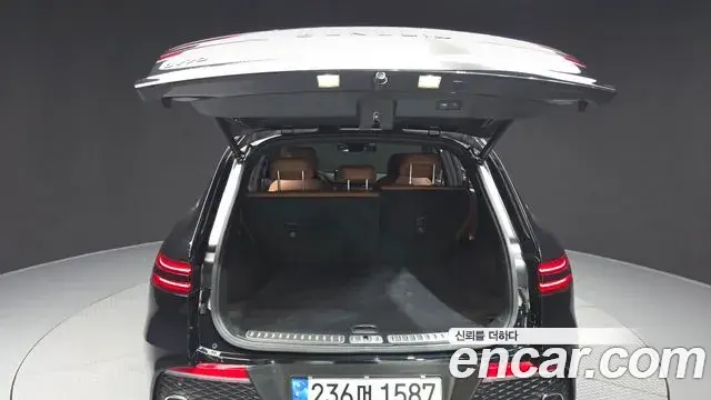 Genesis GV70 2022 — ფოტო 11/34