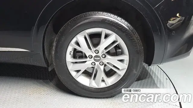 Genesis GV70 2022 — ფოტო 31/34