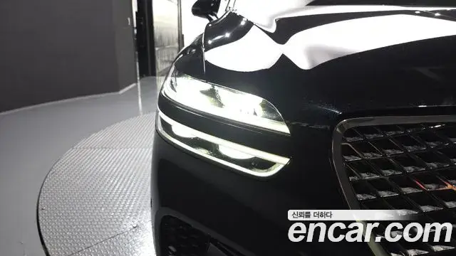 Genesis GV70 2022 — ფოტო 26/34