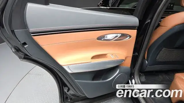 Genesis GV70 2022 — ფოტო 3/34