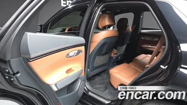 Genesis GV70 2022 — ფოტო 29/34