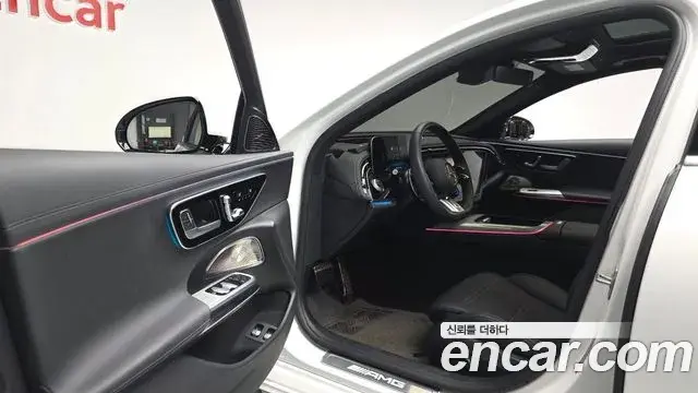 Mercedes-Benz E-Class 2025 — ფოტო 27/36