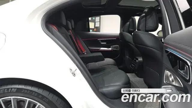 Mercedes-Benz E-Class 2025 — ფოტო 13/36