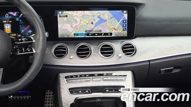 Mercedes-Benz E-Class 2023 — Фото 13/20