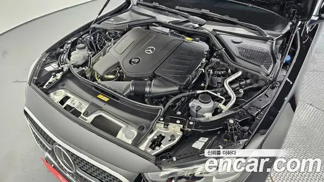 Mercedes-Benz E-Class 2024 — Фото 6/20