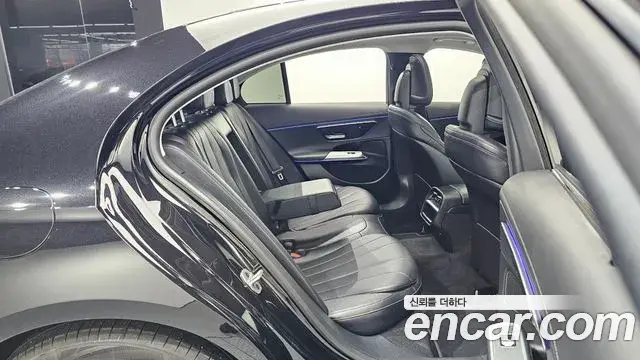 Mercedes-Benz E-Class 2024 — Фото 19/20