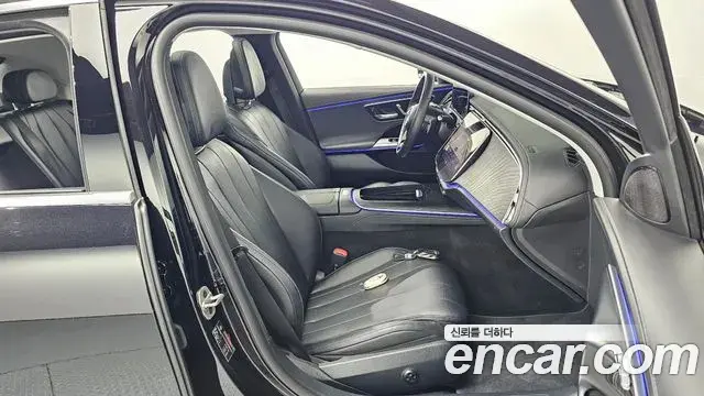Mercedes-Benz E-Class 2024 — ფოტო 23/30